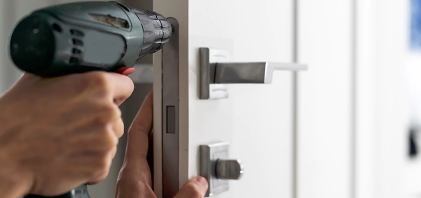 Locksmith For Lock Replacement Near Me in Hermosa Beach, CA